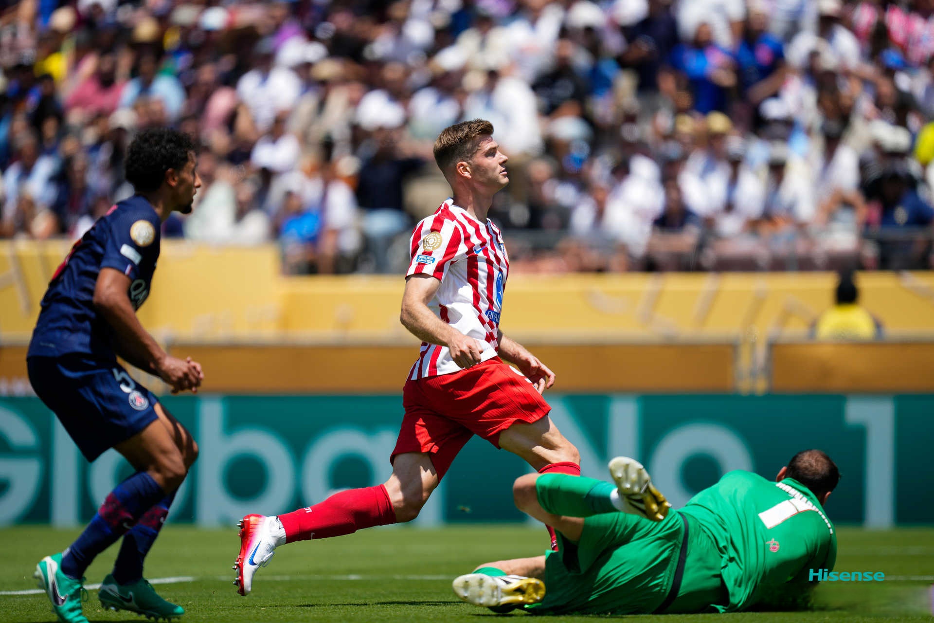 巴黎圣日耳曼士气爆棚，英超决赛遇上俄克拉荷马城雷霆，目标明确直指晋级的简单介绍